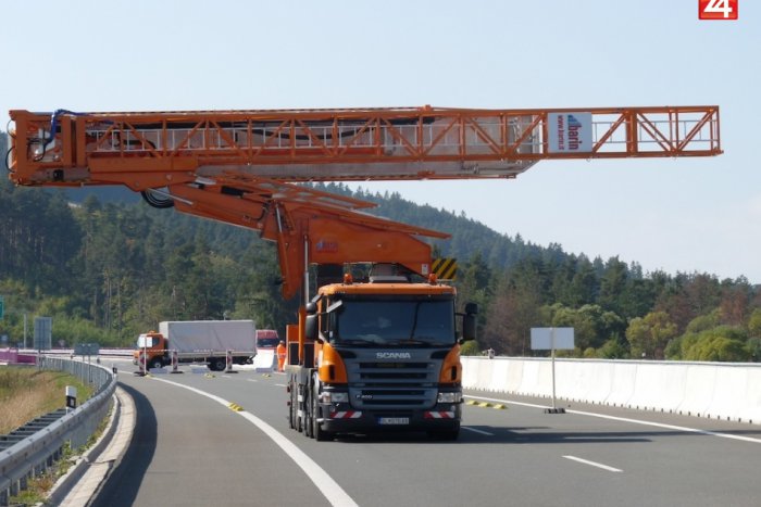 Ilustračný obrázok k článku Aktuálne info pre vodičov: Na ceste R1 sa robí údržba, bacha na uzávierky